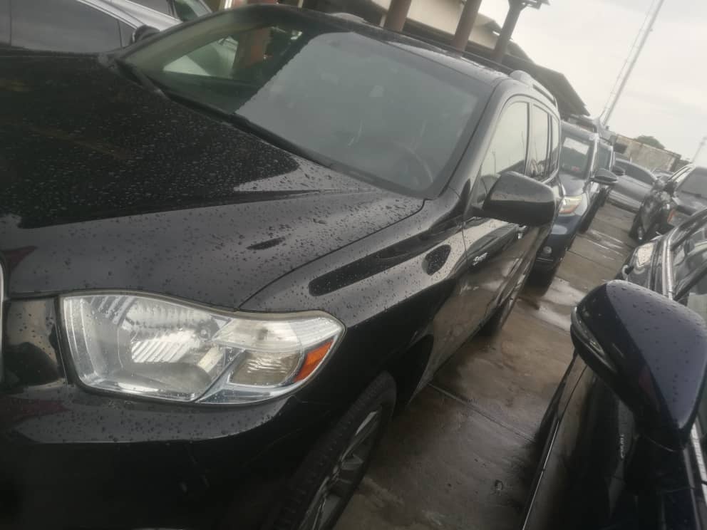 Toyota Camry XSE (The Executive Sedan)