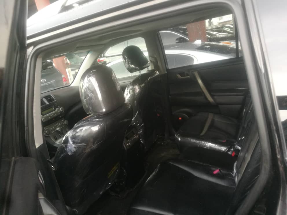 Toyota Highlander 7-Seater - Image 3